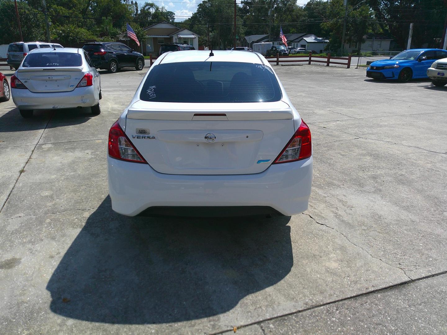2016 WHITE NISSAN VERSA S; SL; SV (3N1CN7AP4GL) , located at 1200 Cassat Avenue, Jacksonville, FL, 32205, (904) 695-1885, 30.302404, -81.731033 - Photo#4